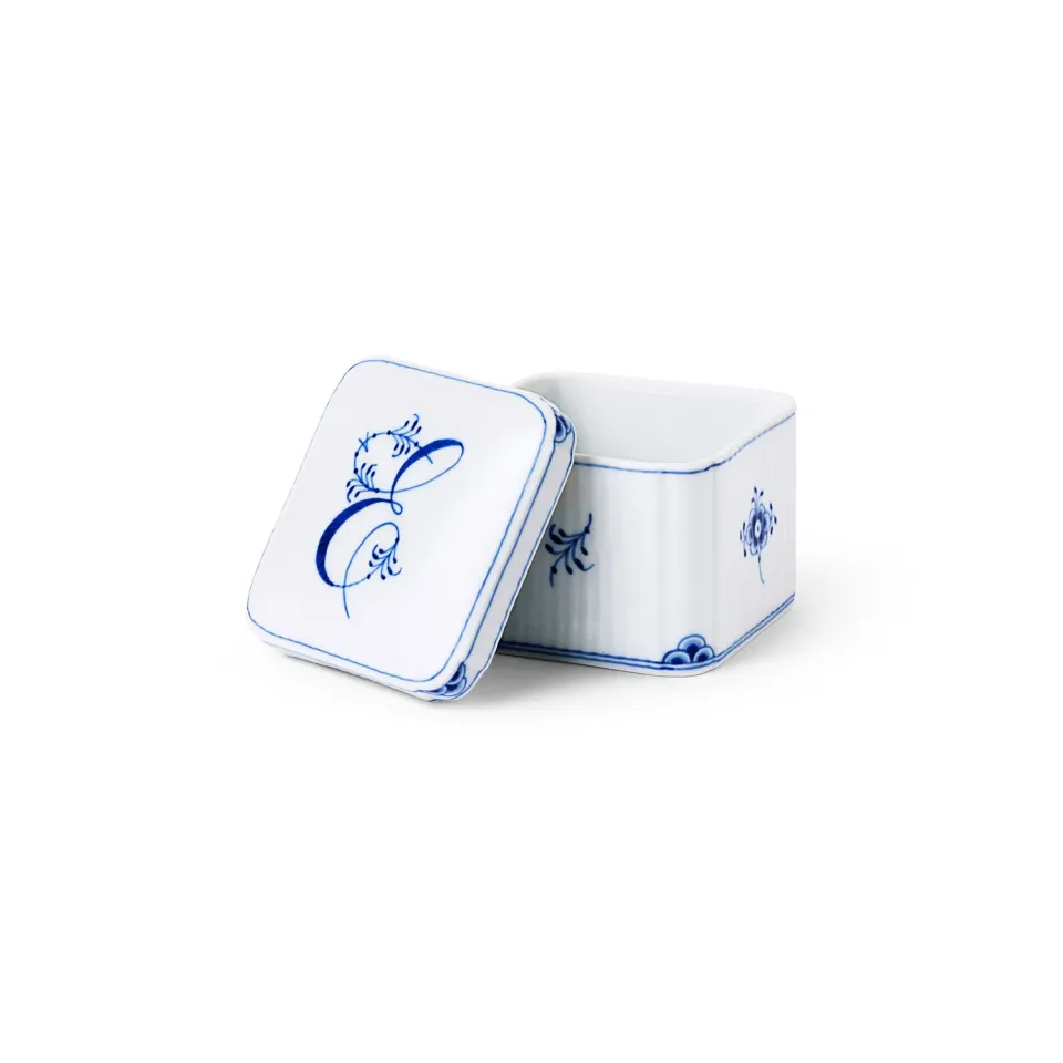 Kgl. Porcelæn Alfabet bonbonniere E 13 cl håndmalet