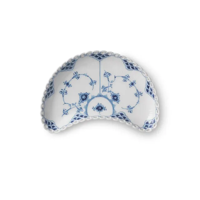 Kgl. Porcelæn Musselmalet Helblonde fad halvmåne 22 cm