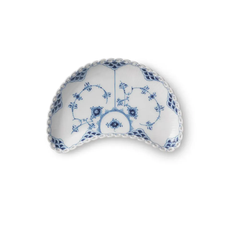 Kgl. Porcelæn Musselmalet Helblonde fad halvmåne 22 cm