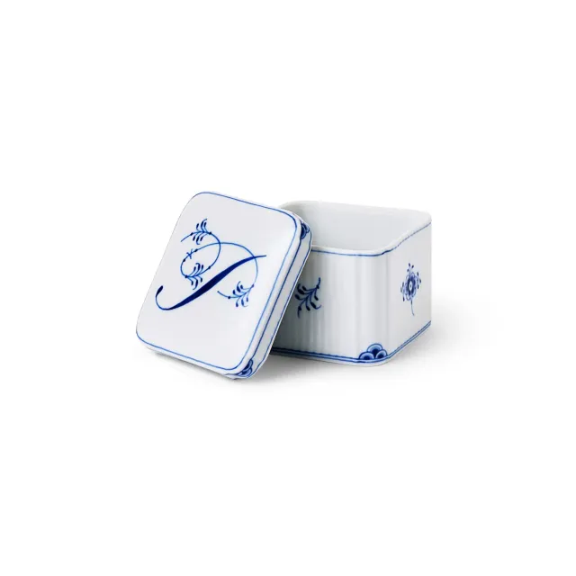 Kgl. Porcelæn Alfabet bonbonniere P 13 cl firkantet