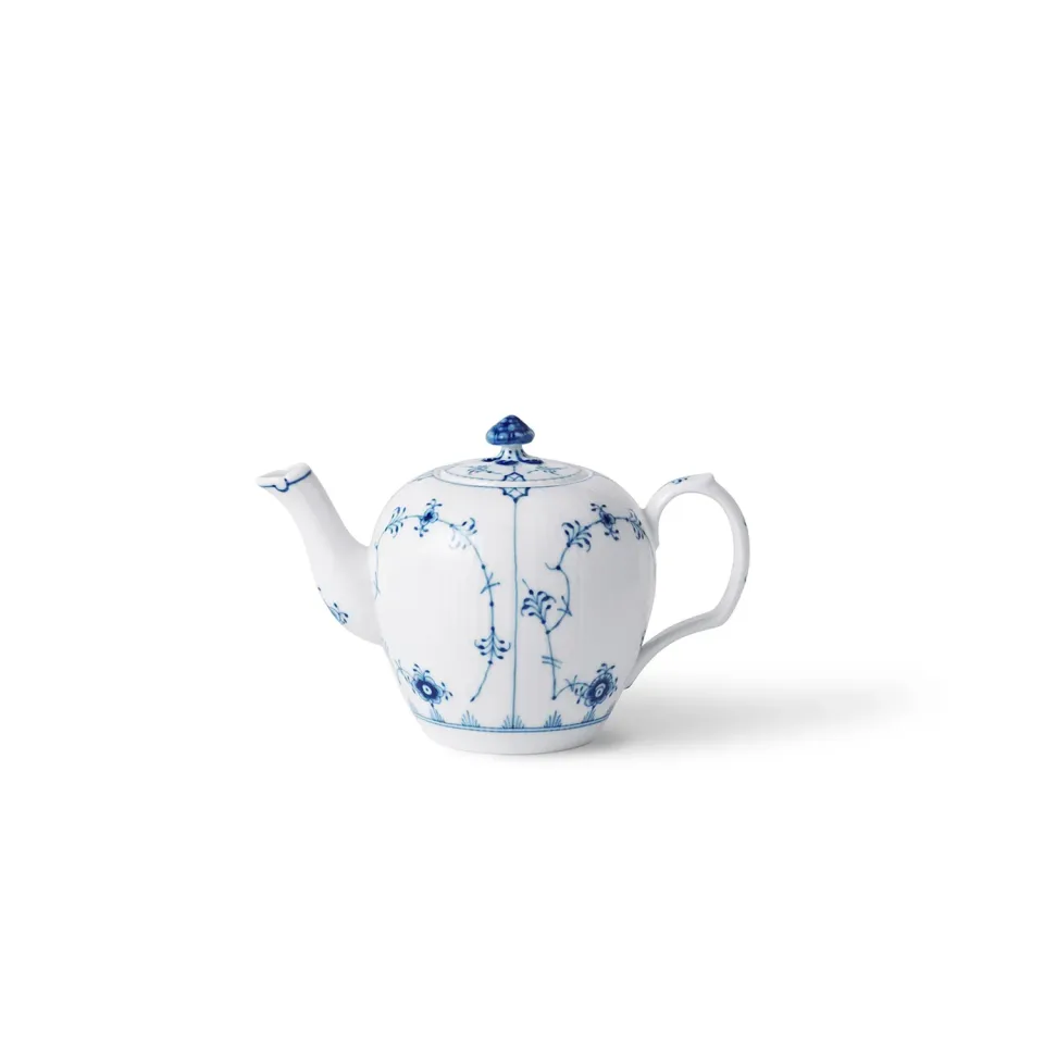 Kgl. Porcelæn Musselmalet Riflet tekande 35 cl