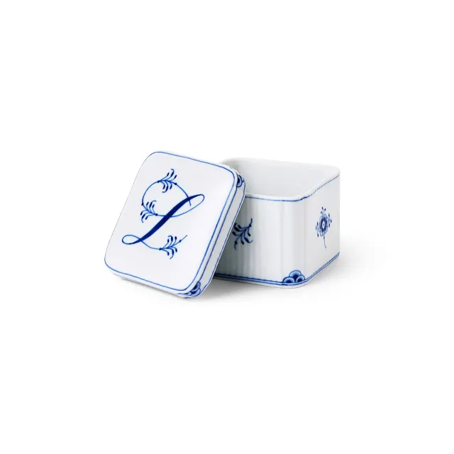 Kgl. Porcelæn Alfabet bonbonniere L 13 cl porcelæn