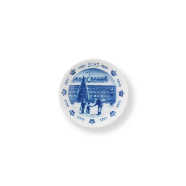 Royal Copenhagen Juleplakette 2025 Jul i København 8,5 cm