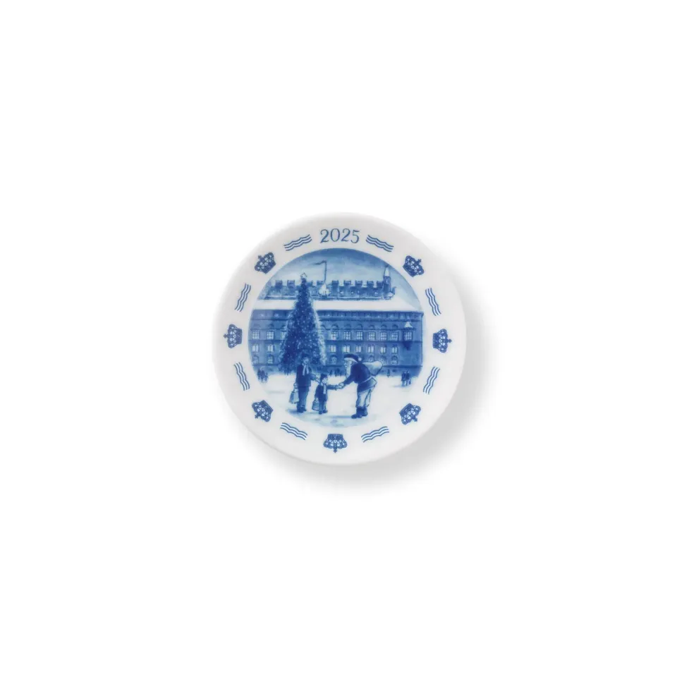 Royal Copenhagen Juleplakette 2025 Jul i København 8,5 cm