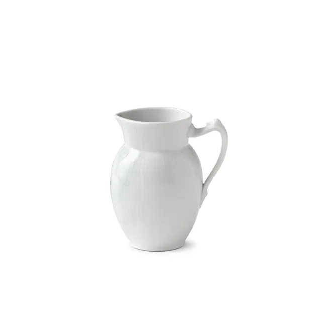 Kgl. Porcelæn Hvid Riflet mælkekande 38 cl hvid